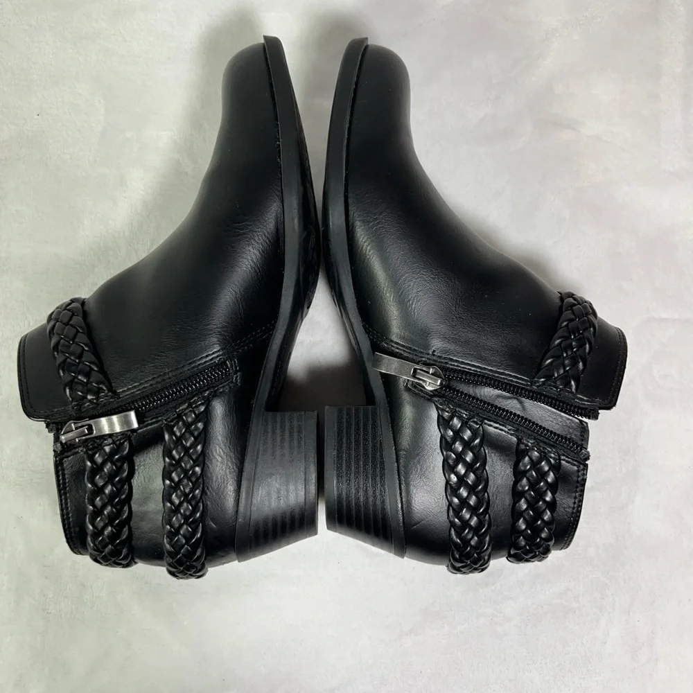 Life Stride Velocity Memory Foam Black Ankle Booties Women’s Size 7W Adriana